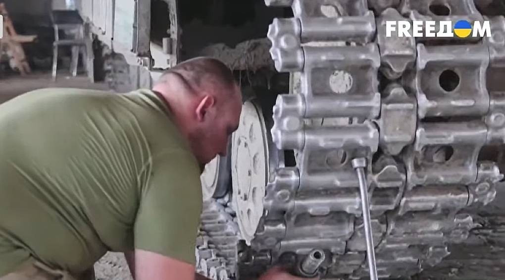 Лікарі для військової техніки, від яких залежить успіх бою: як механіки української армії підтримують фронт?