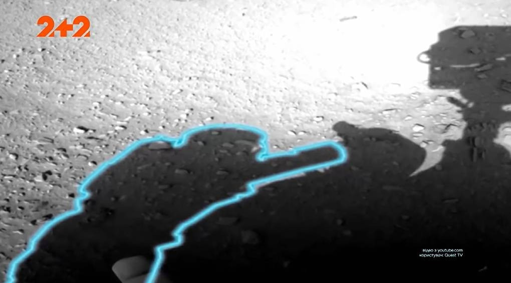 Сенсационные снимки с Марса: марсоход НАСА Curiosity прислал на Землю фото с теню человека в скафандре