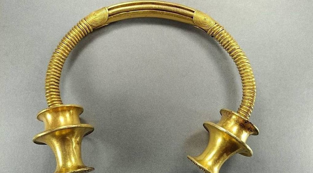 В Іспанії випадково знайшли 2500-річні золоті торки, які дали змогу вченим дізнатися про залізний вік те, що досі було загадкою