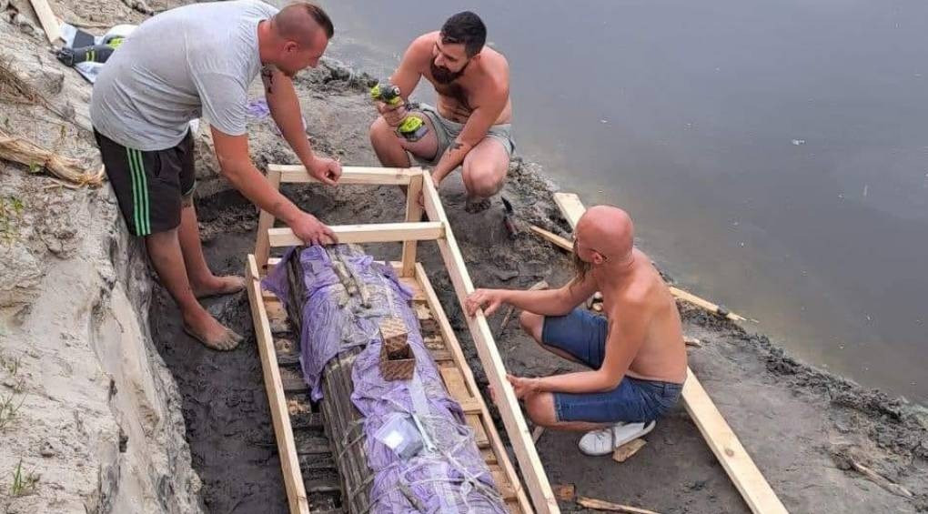 Ловушка для ловли рыбы: под Киевом нашли уникальный исторический артефакт