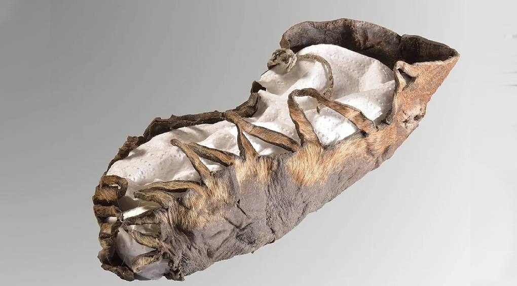 Створений у другому столітті до нашої ери: дослідники знайшли дитячий черевик, якому понад 2000 років