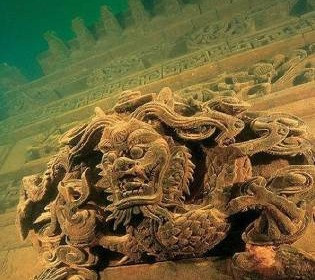 Загадочный 600-летний подводный город: на дне озера в Поднебесной спрятана «китайская Атлантида», которую затопили намеренно