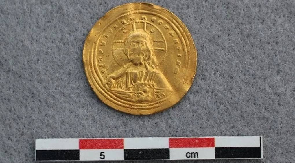Может быть связана с Ярославом Мудрым: на склоне норвежских гор нашли редкую золотую византийскую монету