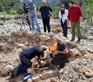 Несподіваний археологічний сюрприз: у Хорватії в одному місці знайшли два стародавніх шоломи різних століть