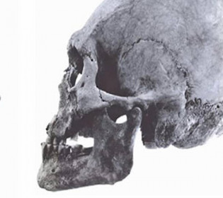 Скелеты великанов, таинственные мумии и отпечатки огромных рук: в Неваде есть пещера, где могли жить рыжеволосые великаны