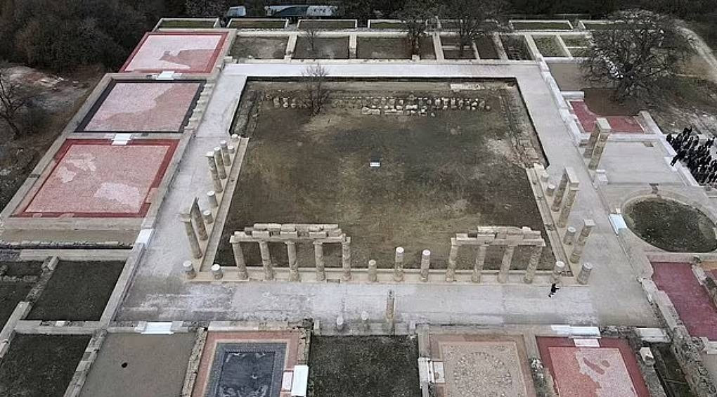 Купался со своим вероятным любовником: в Греции нашли 2300-летнюю ванную комнату Македонского