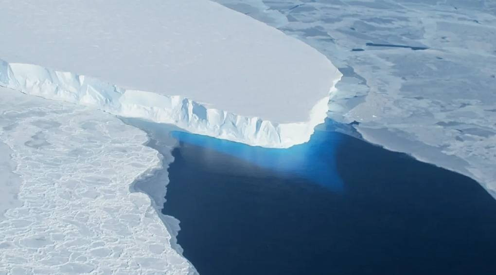 Ледник «Судного дня» может растаять через 20 лет: ученые обнаружили теплую воду под антарктическим гигантом