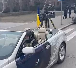 BMW с пулеметом в багажнике: у полиции Николаева появился новый боевой спорткар