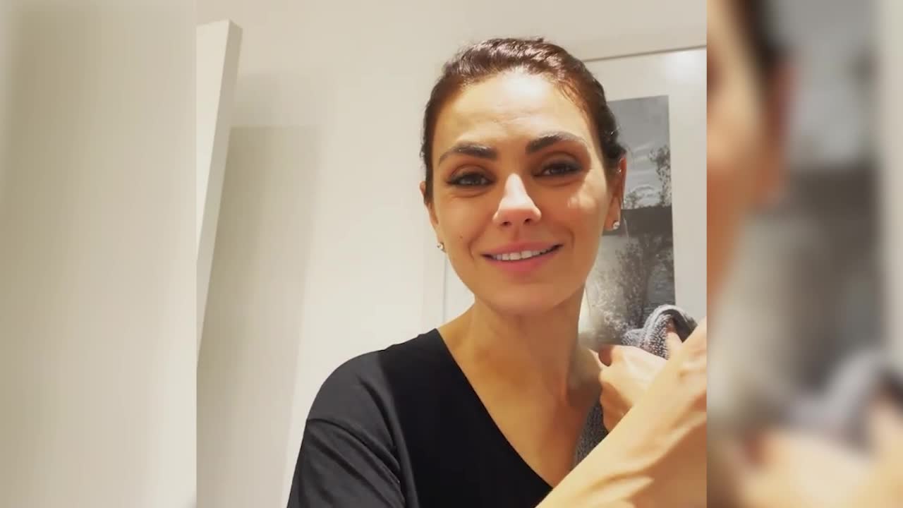Оскандалившиеся актеры Мила Кунис и Эштон Кутчер потроллили хейтеров видео  в ванной — УНИАН