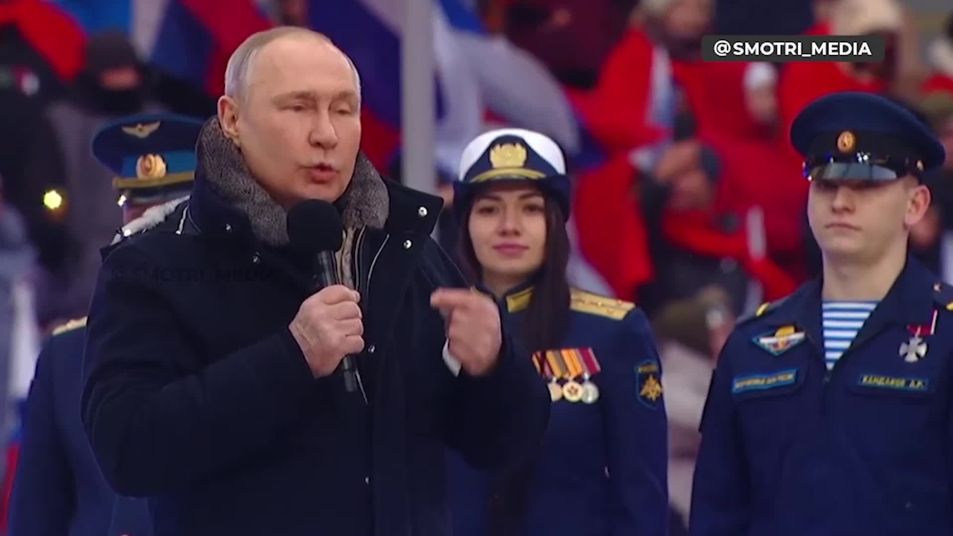 Путин на стадионе 