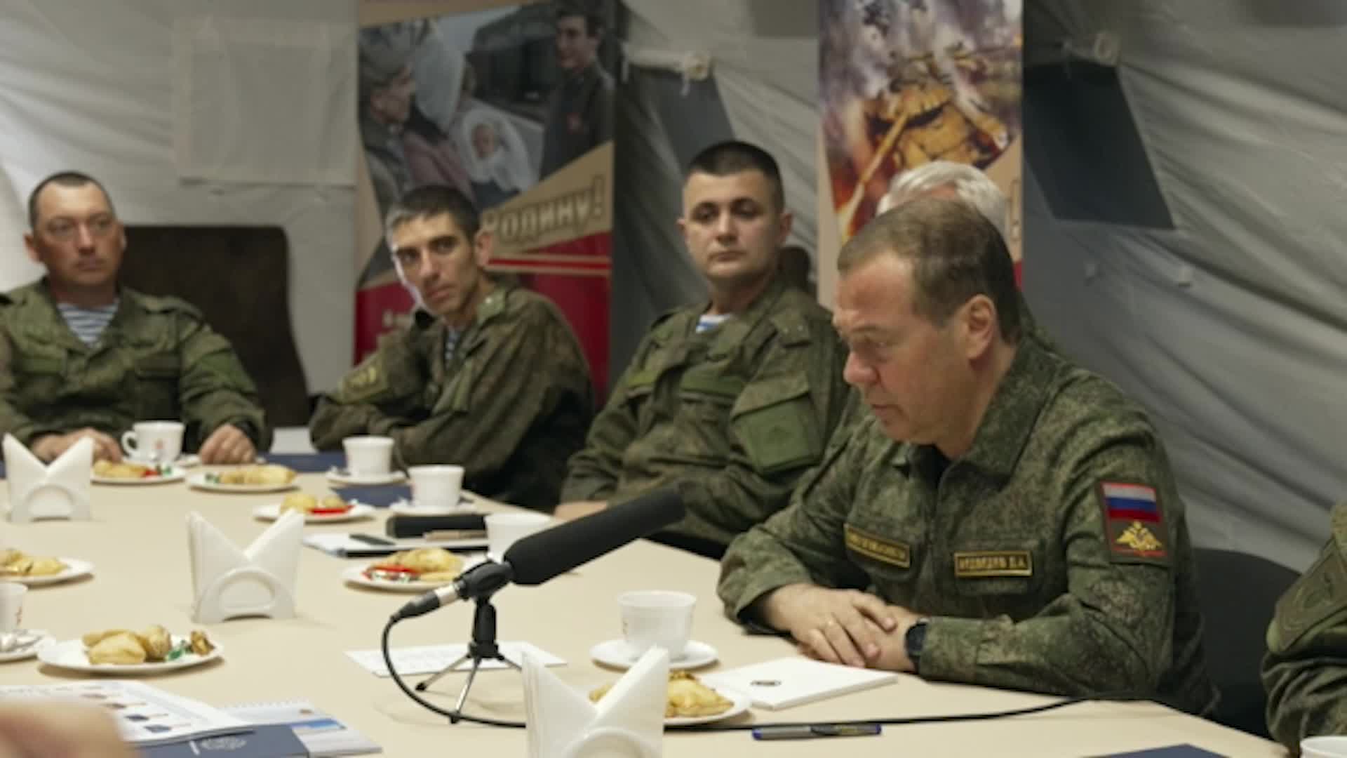 Скуление Дмитрия Медведева по поводу войны