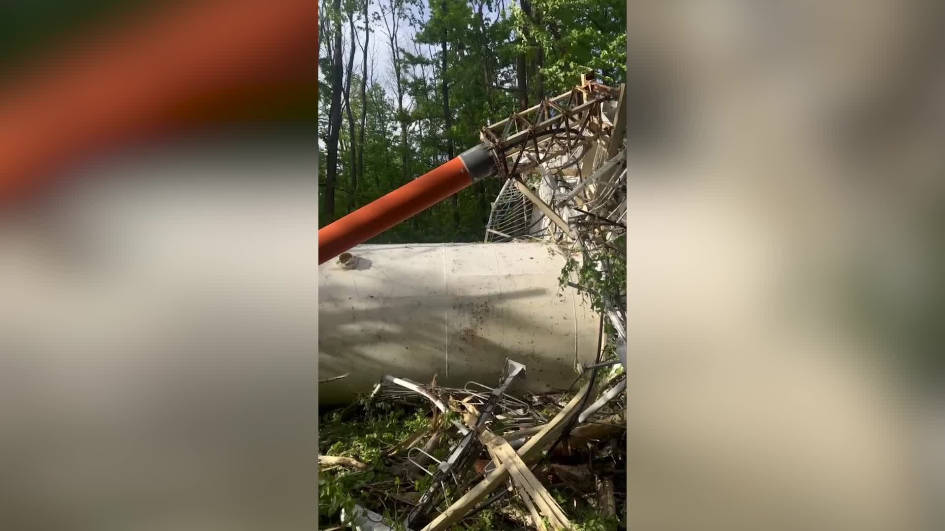 Видео с места падения части Харьковской телебашни